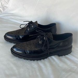 MARIPE leather/made in Italy woman laces shoe- gently worn black with black dots